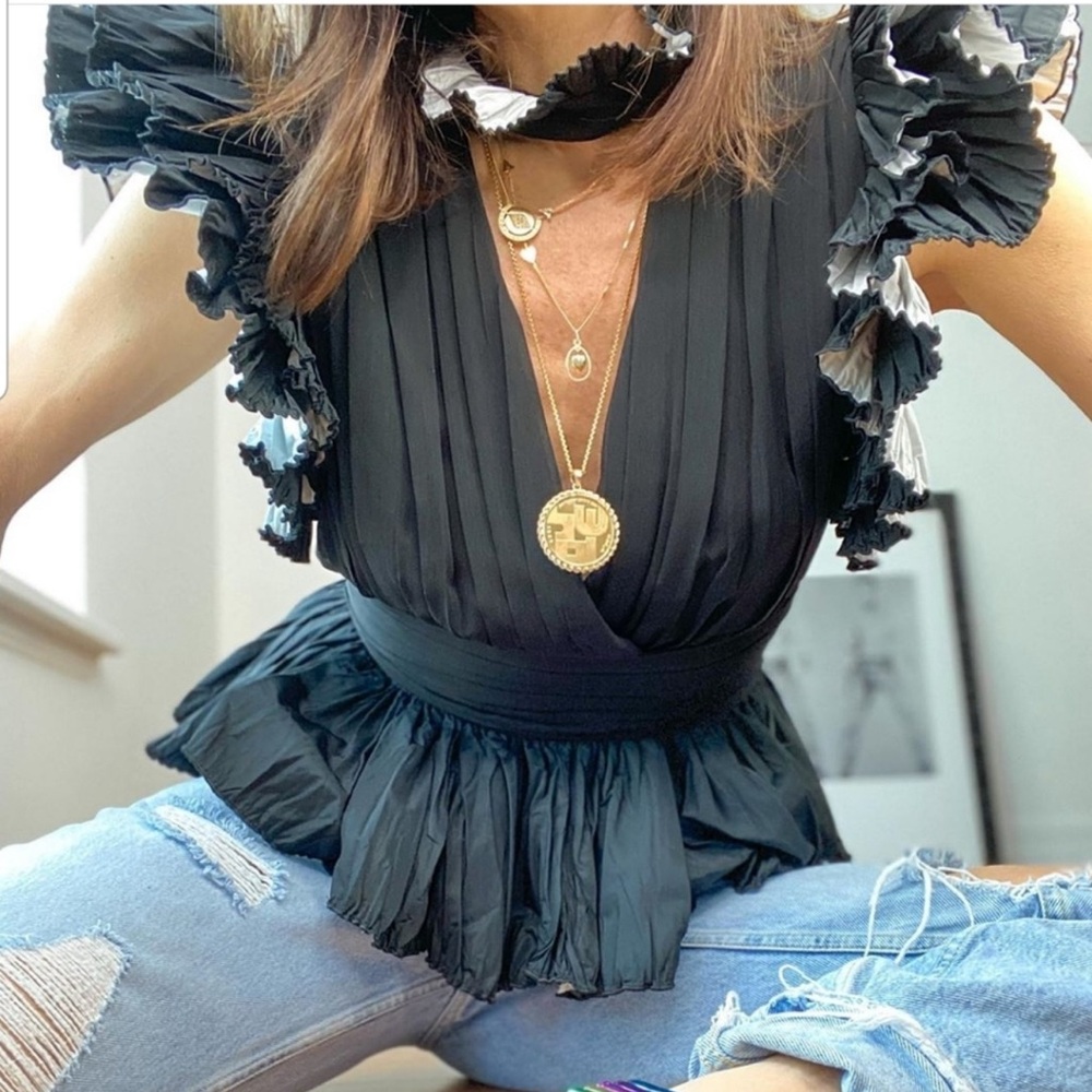 NEW ZARA Ruffle Sleeve Top Size S Black WHITE Blouse 8718/932